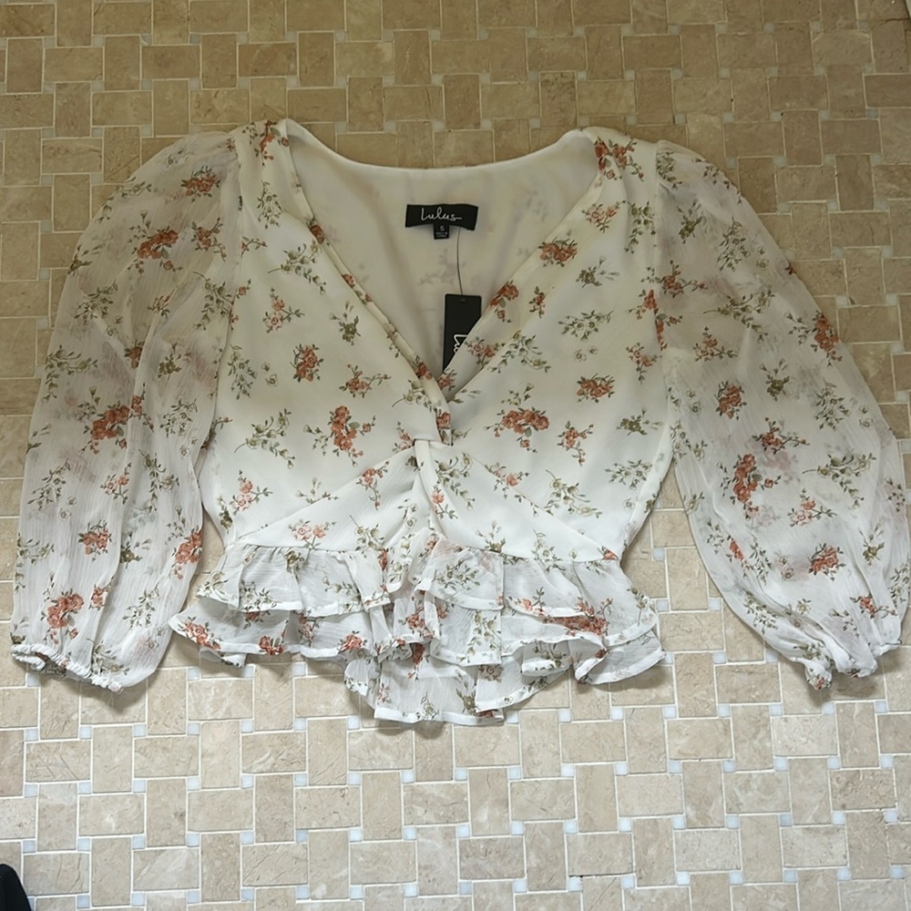 Lulus floral top, new with tags
